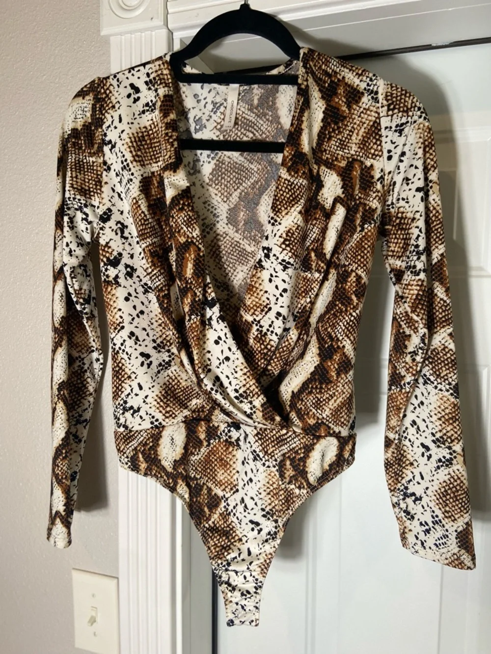 Chocolate U.S.A~Bold~Plunging~V-Neck~ Snakeskin Print~Wrap Style~Bodysuit~Size L
